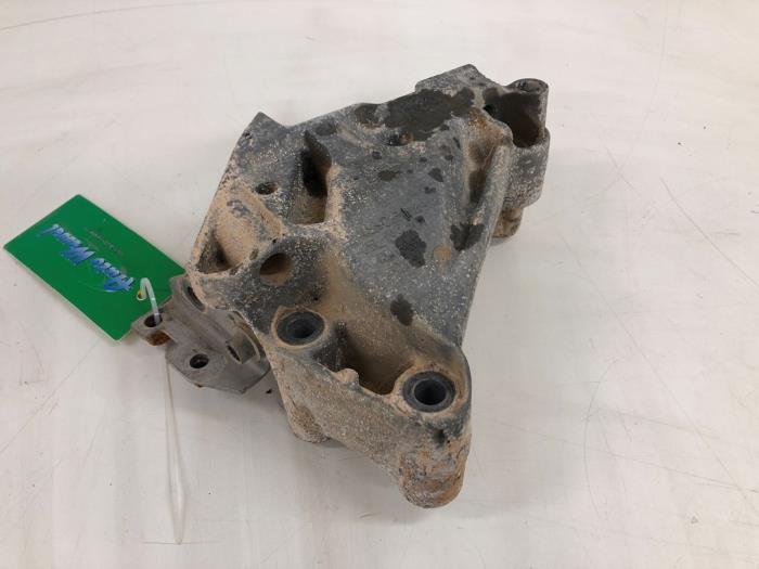 Gebrauchte Motorlager Volkswagen Passat Variant (3G5) 2.0 TDI 16V 150 Preis € 30,45 Margenregelung angeboten von Wessel Parts & Service B.V.