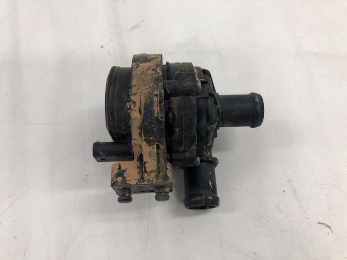 Begagnade Vattenpump Volkswagen Passat Variant (3G5) 2.0 TDI 16V 150 Pris € 40,95 Marginaltabell erbjuds av Wessel Parts & Service B.V.