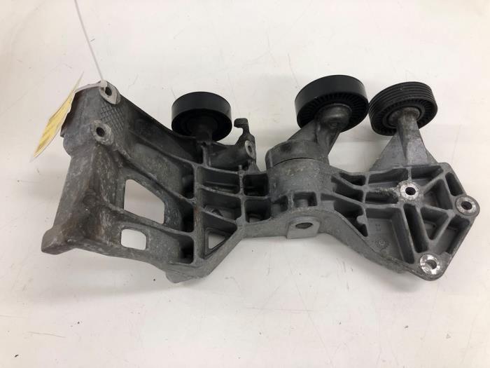 Used Engine mount Mercedes B (W245) 2.0 B-200 16V Price € 40,95 Margin scheme offered by Wessel Parts & Service B.V.