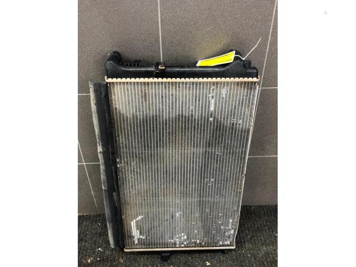 Usagé Radiateur Volkswagen Passat Variant (3G5) 2.0 TDI 16V 150 Prix € 82,95 Règlement à la marge proposé par Wessel Parts & Service B.V.