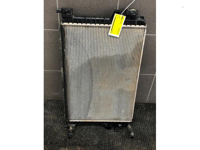 Usagé Radiateur Volkswagen Passat Variant (3G5) 2.0 TDI 16V 150 Prix € 131,25 Règlement à la marge proposé par Wessel Parts & Service B.V.
