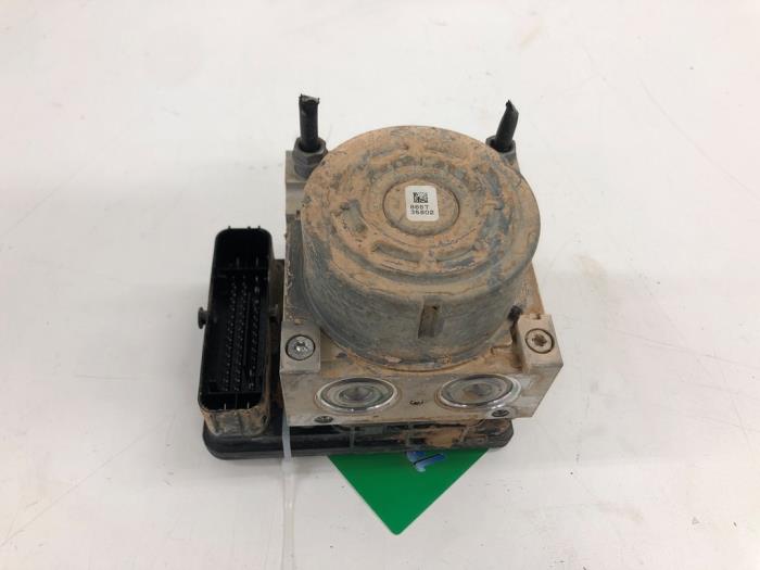 Begagnade ABS-pump Volkswagen Passat Variant (3G5) 2.0 TDI 16V 150 Pris € 208,95 Marginaltabell erbjuds av Wessel Parts & Service B.V.