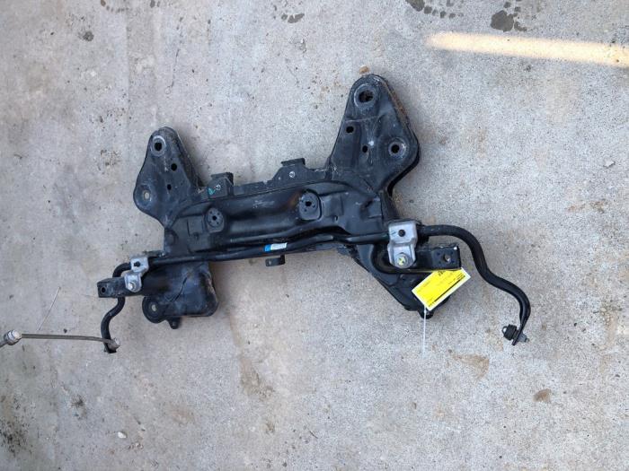 Usados Subchasis Peugeot 208 I (CA/CC/CK/CL) 1.2 Vti 12V PureTech Precio € 103,95 Norma de margen ofrecido por Wessel Parts & Service B.V.
