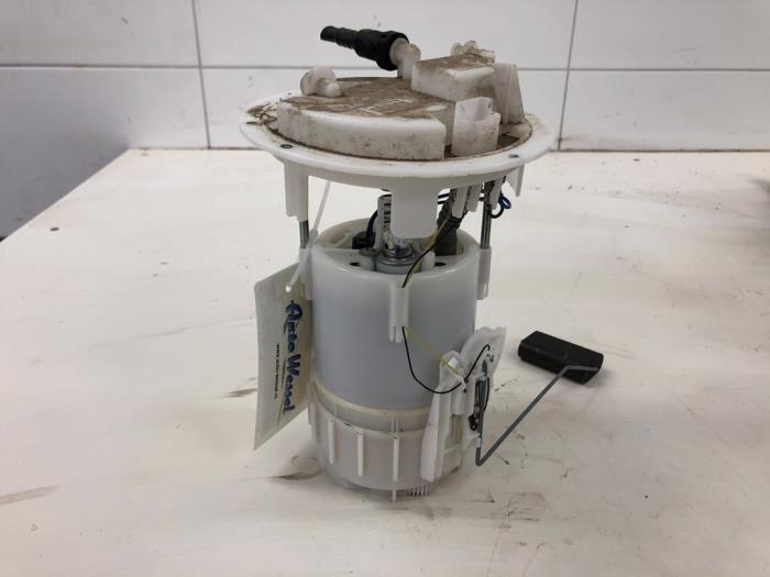 Usagé Pompe d'injection Peugeot 208 I (CA/CC/CK/CL) 1.2 Vti 12V PureTech Prix € 61,95 Règlement à la marge proposé par Wessel Parts & Service B.V.