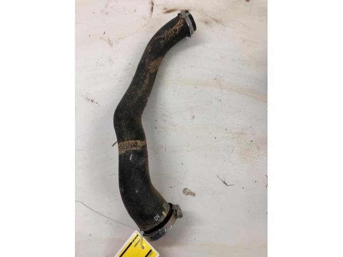 Gebrauchte Intercooler Schlauch Opel Grandland (X) 1.2 Turbo 12V Preis € 30,45 Margenregelung angeboten von Wessel Parts & Service B.V.