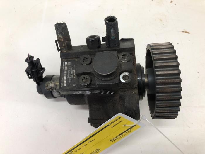 Used Diesel pump Chevrolet Epica 2.0 D 16V Price € 131,25 Margin scheme offered by Wessel Parts & Service B.V.