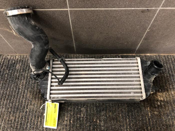 Usados Intercooler Kia Carens IV (RP) 1.7 CRDi 16V Precio € 131,25 Norma de margen ofrecido por Wessel Parts & Service B.V.