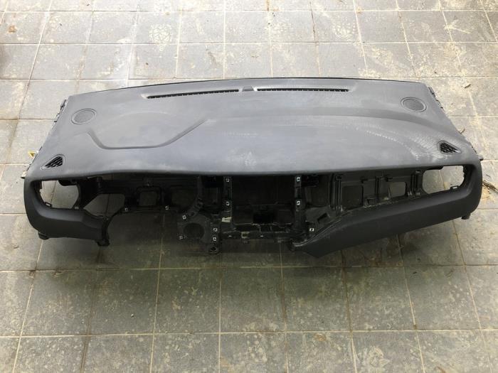 Używane Panel Kia Carens IV (RP) 1.7 CRDi 16V Cena na żądanie oferowane przez Wessel Parts & Service B.V.