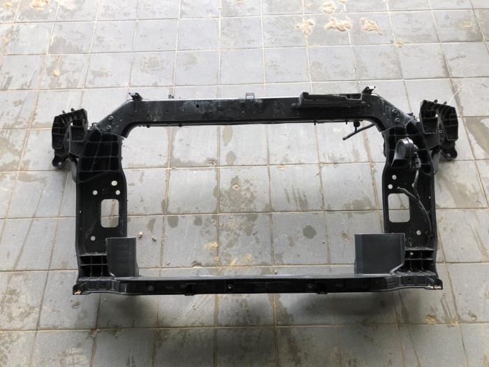 Begagnade Front Kia Sportage (QL) 1.6 GDI 16V 4x2 Pris € 250,95 Marginaltabell erbjuds av Wessel Parts & Service B.V.