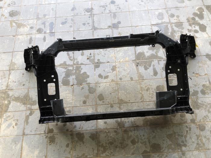 Begagnade Front Kia Sportage (QL) 1.6 GDI 16V 4x2 Pris € 250,95 Marginaltabell erbjuds av Wessel Parts & Service B.V.