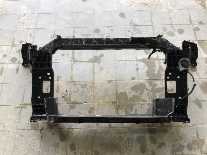 Begagnade Front Kia Sportage (QL) 1.6 GDI 16V 4x2 Pris € 250,95 Marginaltabell erbjuds av Wessel Parts & Service B.V.