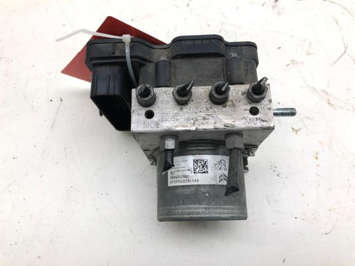 Usagé Bloc ABS Opel Combo Cargo 1.5 CDTI 130 Prix € 156,45 Règlement à la marge proposé par Wessel Parts & Service B.V.