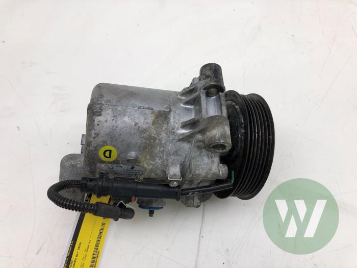 Usagé Compresseur de clim Opel Combo Cargo 1.5 CDTI 130 Prix € 72,45 Règlement à la marge proposé par Wessel Parts & Service B.V.