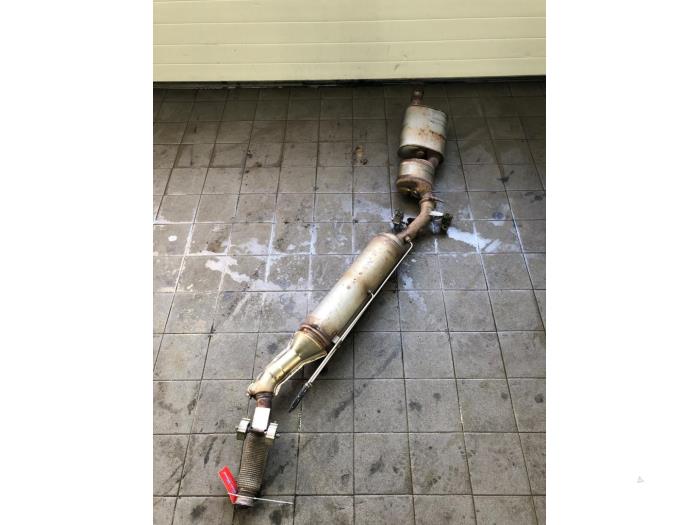 Usagé Echappement (complet) Opel Vivaro 2.0 Diesel 145 Prix € 1.048,95 Règlement à la marge proposé par Wessel Parts & Service B.V.