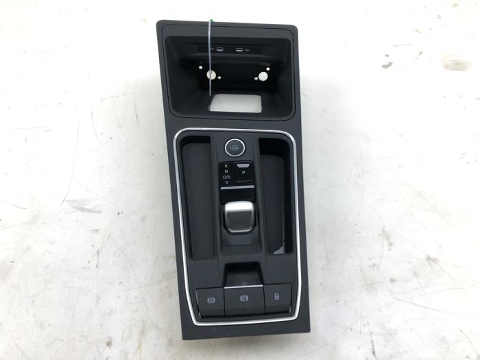 Usados Palanca selectora automática Seat Leon Sportstourer (KLF) 1.5 eTSI 16V Precio € 208,95 Norma de margen ofrecido por Wessel Parts & Service B.V.
