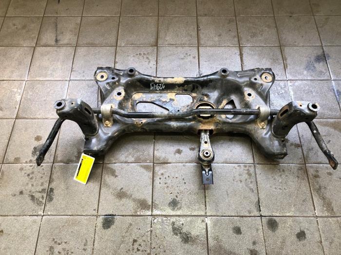 Usados Subchasis Seat Leon Sportstourer (KLF) 1.5 eTSI 16V Precio € 156,45 Norma de margen ofrecido por Wessel Parts & Service B.V.