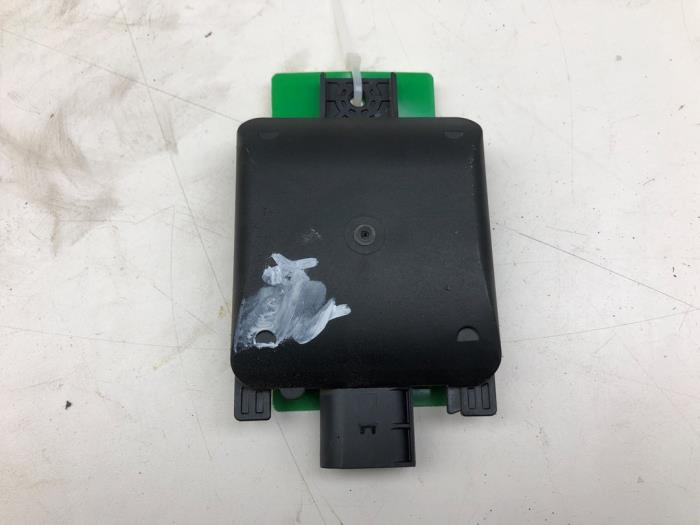 Begagnade Dödvinkelsensor Seat Leon Sportstourer (KLF) 1.5 eTSI 16V Pris € 236,25 Marginaltabell erbjuds av Wessel Parts & Service B.V.
