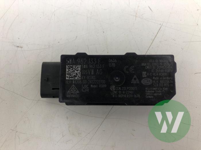 Używane Keyless Entry-Antena Seat Leon Sportstourer (KLF) 1.5 eTSI 16V Cena € 26,25 Procedura marży oferowane przez Wessel Parts & Service B.V.