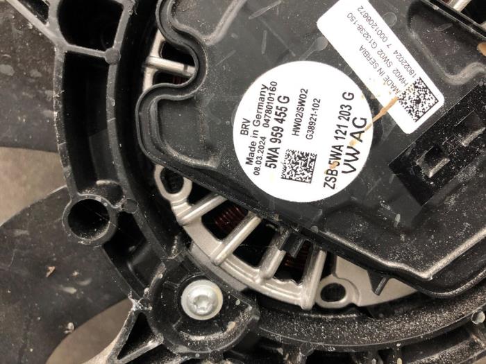 Używane Silnik wentylatora Seat Leon Sportstourer (KLF) 1.5 eTSI 16V Cena € 261,45 Procedura marży oferowane przez Wessel Parts & Service B.V.