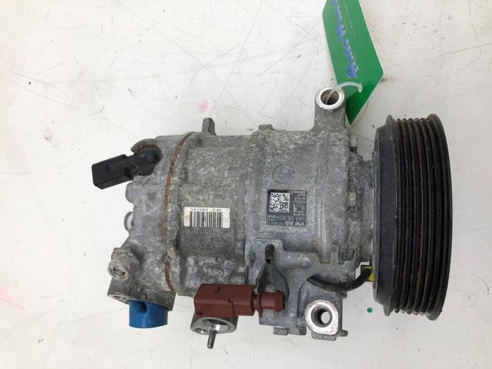 Usagé Pompe clim Seat Leon Sportstourer (KLF) 1.5 eTSI 16V Prix € 93,45 Règlement à la marge proposé par Wessel Parts & Service B.V.