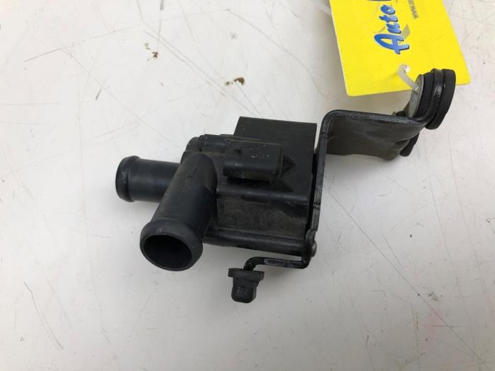 Usagé Pompe à eau Ford Kuga II (DM2) 1.5 EcoBoost 16V 150 Prix € 47,25 Règlement à la marge proposé par Wessel Parts & Service B.V.