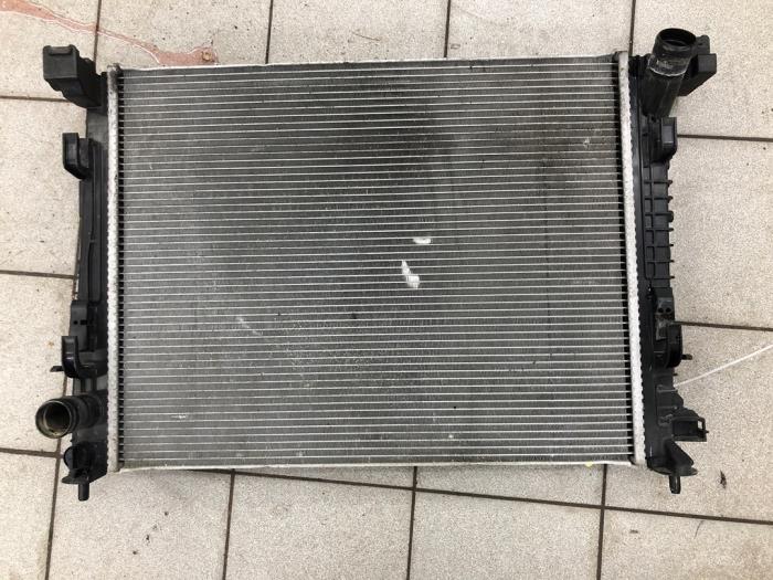 Usagé Radiateur Dacia Sandero III 1.0 TCe 90 12V Prix € 236,25 Règlement à la marge proposé par Wessel Parts & Service B.V.