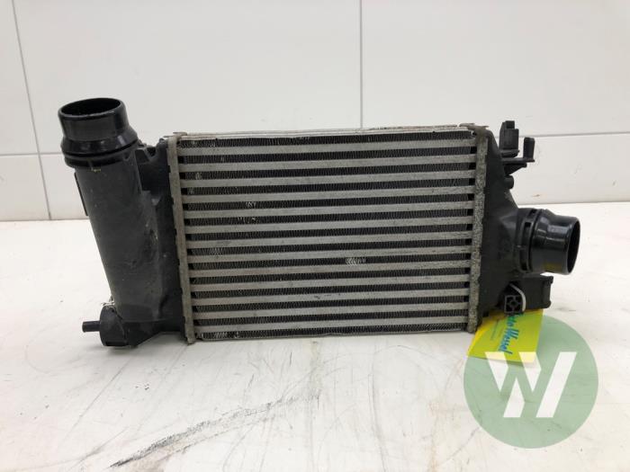 Usados Intercooler Dacia Sandero III 1.0 TCe 90 12V Precio € 261,45 Norma de margen ofrecido por Wessel Parts & Service B.V.