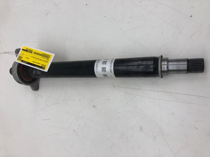 Usagé Arbre intermédiaire Mercedes B (W247) 1.3 B-250 e Turbo 16V Prix € 131,25 Règlement à la marge proposé par Wessel Parts & Service B.V.