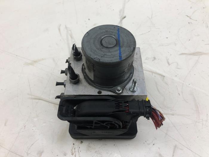 Gebrauchte ABS Pumpe Renault Master III (EV/HV/UV/VA/VB/VD/VF/VG/VJ) 2.3 dCi 150 16V FWD Preis € 156,45 Margenregelung angeboten von Wessel Parts & Service B.V.