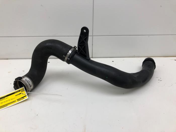 Gebrauchte Intercooler Rohr Jeep Cherokee (KL) 2.2 Multijet II 16V 4x4 Preis € 103,95 Margenregelung angeboten von Wessel Parts & Service B.V.