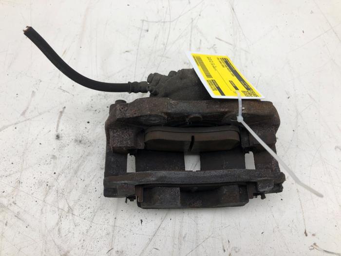 Gebrauchte Bremszange rechts vorne Opel Corsa F (UB/UH/UP) 1.2 12V 75 Preis € 36,75 Margenregelung angeboten von Wessel Parts & Service B.V.