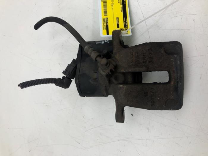 Usagé Etrier de frein arrière gauche Volkswagen Passat Variant (365) 2.0 TDI 16V 140 Prix € 40,95 Règlement à la marge proposé par Wessel Parts & Service B.V.