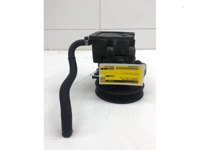 Usagé Pompe de direction Mercedes E (W211) 3.2 E-320 CDI 24V Prix € 51,45 Règlement à la marge proposé par Wessel Parts & Service B.V.