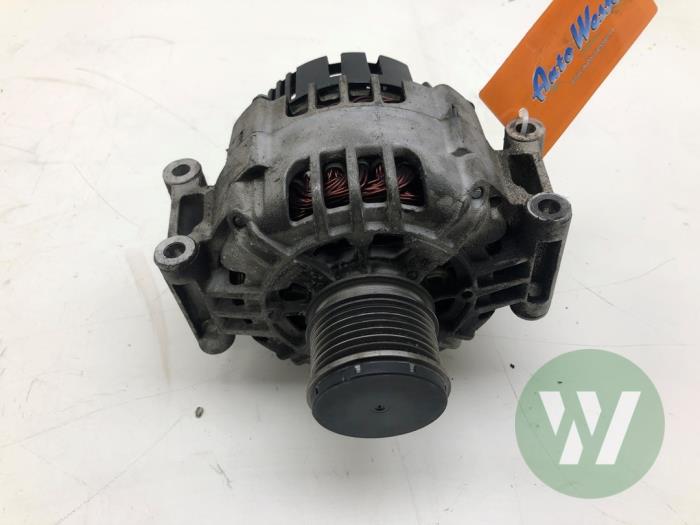 Usagé Dynamo Mercedes C Sportcoupé (C203) 1.8 C-180K 16V Prix € 61,95 Règlement à la marge proposé par Wessel Parts & Service B.V.