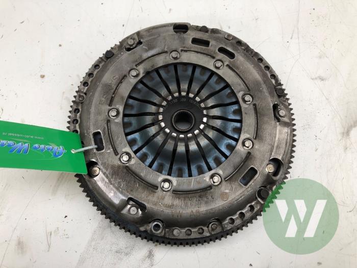 Used Flywheel Volkswagen Golf VII Variant (AUVV) 1.4 TSI 16V Price € 103,95 Margin scheme offered by Wessel Parts & Service B.V.