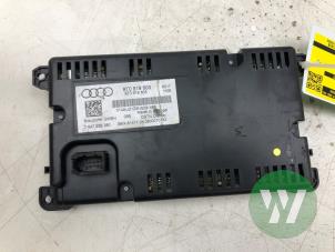 Innerdisplay från en Audi A4 Avant (B8) 2.0 TDI 16V 2014