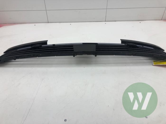 Begagnade Grill Opel Astra L Sports Tourer (F4/FC/FN/FR) 1.2 Turbo 130 12V Pris € 156,45 Marginaltabell erbjuds av Wessel Parts & Service B.V.