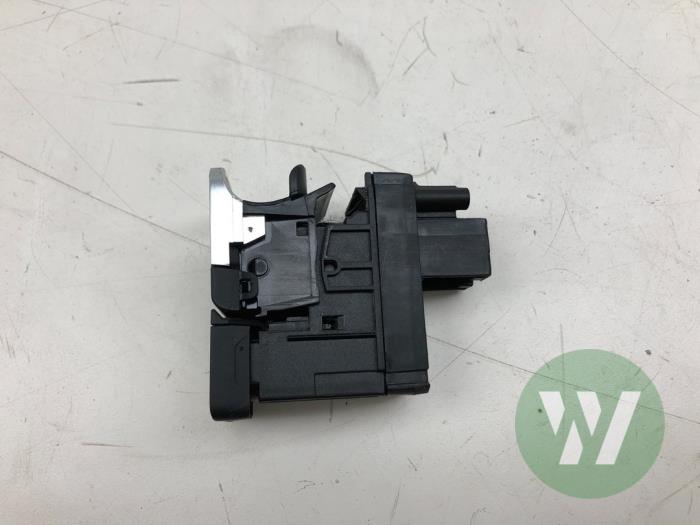 Gebrauchte Handbremse Schalter Volkswagen Golf VII (AUA) 2.0 GTI 16V Performance Package Preis € 30,45 Margenregelung angeboten von Wessel Parts & Service B.V.