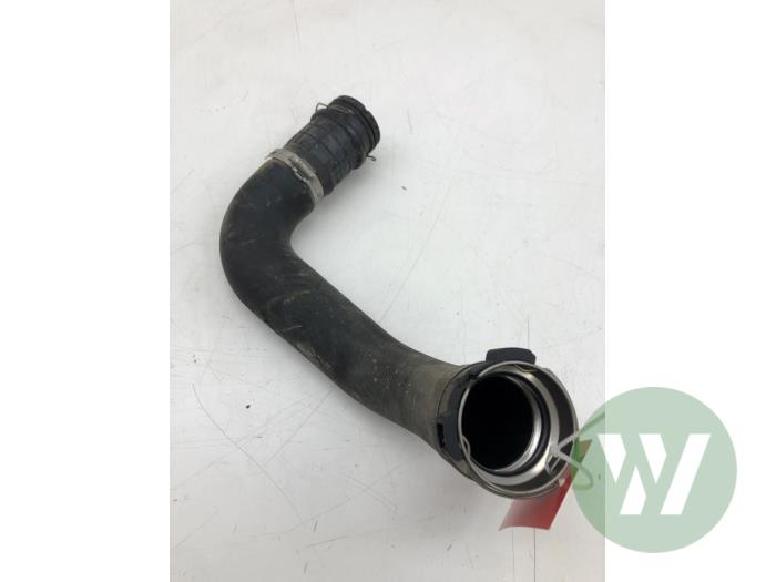 Gebrauchte Intercooler Schlauch Opel Astra Preis € 36,75 Margenregelung angeboten von Wessel Parts & Service B.V.