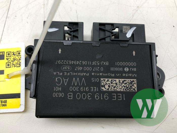 Usagé Module PDC Ford Explorer (CX740) Extended Range AWD 79 kWh Prix € 93,45 Règlement à la marge proposé par Wessel Parts & Service B.V.