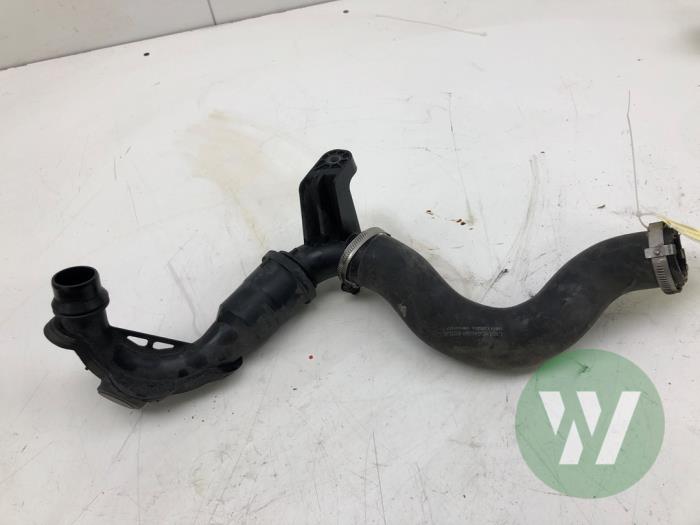 Gebrauchte Intercooler Schlauch Ford Puma 1.0 Ti-VCT EcoBoost mHEV 12V Preis € 51,45 Margenregelung angeboten von Wessel Parts & Service B.V.