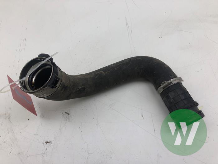 Gebrauchte Intercooler Schlauch Opel Astra K 1.4 Turbo 16V Preis € 30,45 Margenregelung angeboten von Wessel Parts & Service B.V.