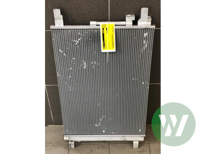 Usagé Radiateur clim Skoda Octavia Combi (NXAC) 2.0 TDI GreenTec 16V Prix € 72,45 Règlement à la marge proposé par Wessel Parts & Service B.V.