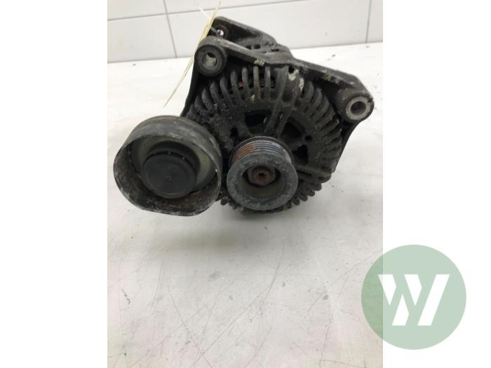 Begagnade Dynamo BMW 5 serie (E60) 530d 24V Pris € 72,45 Marginaltabell erbjuds av Wessel Parts & Service B.V.