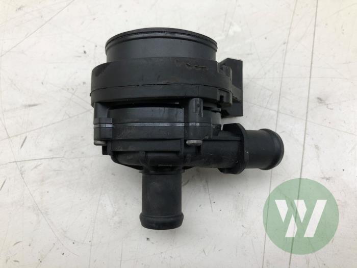 Begagnade Vattenpump Skoda Octavia Combi (NXAC) 2.0 TDI GreenTec 16V Pris € 40,95 Marginaltabell erbjuds av Wessel Parts & Service B.V.