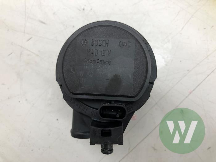Vattenpump från en Skoda Octavia Combi (NXAC) 2.0 TDI GreenTec 16V 2021