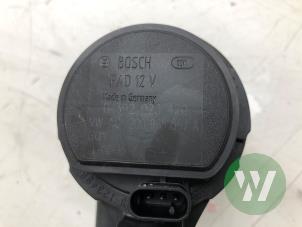 Vattenpump från en Skoda Octavia Combi (NXAC) 2.0 TDI GreenTec 16V 2021