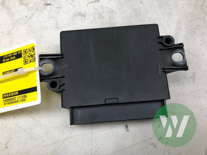 Usagé Module PDC Renault Megane E-Tech (RCB) 60 kWh Prix € 156,45 Règlement à la marge proposé par Wessel Parts & Service B.V.