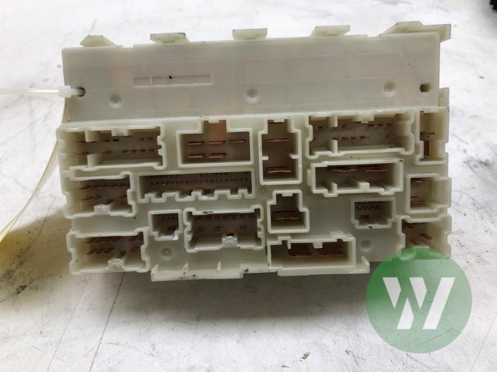 Begagnade Säkringsbox Renault Megane E-Tech (RCB) 60 kWh Pris € 51,45 Marginaltabell erbjuds av Wessel Parts & Service B.V.