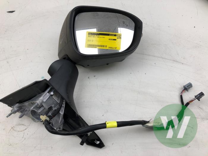 Używane Lusterko zewnetrzne prawe Renault Megane E-Tech (RCB) 60 kWh Cena na żądanie oferowane przez Wessel Parts & Service B.V.